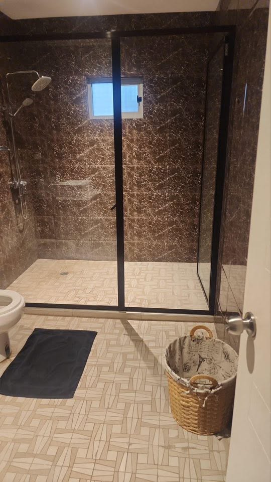 Superior Apartment walk-in shower